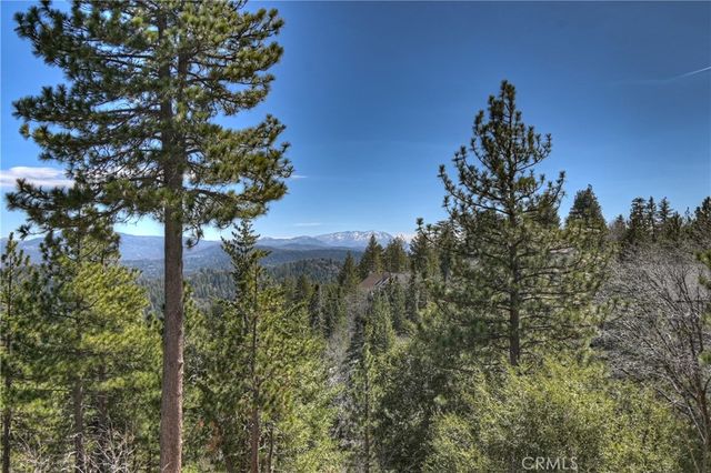 26071 Walnut Hills, Lake Arrowhead, CA 92352