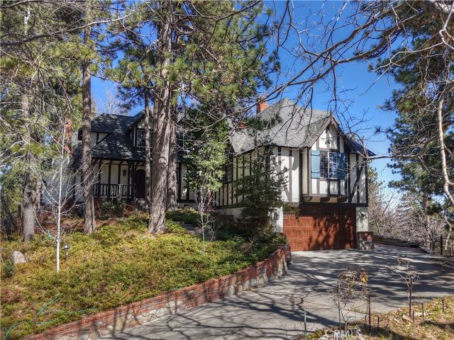 26071 Walnut Hills, Lake Arrowhead, CA 92352