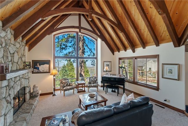 26071 Walnut Hills, Lake Arrowhead, CA 92352