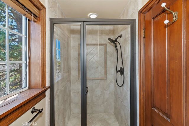 26071 Walnut Hills, Lake Arrowhead, CA 92352