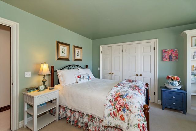 26071 Walnut Hills, Lake Arrowhead, CA 92352