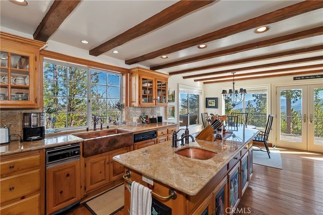 26071 Walnut Hills, Lake Arrowhead, CA 92352