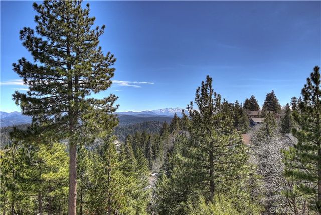 26071 Walnut Hills, Lake Arrowhead, CA 92352