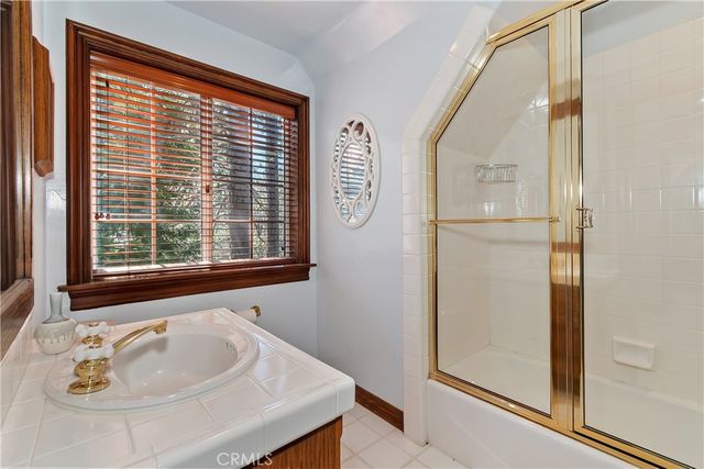 26071 Walnut Hills, Lake Arrowhead, CA 92352