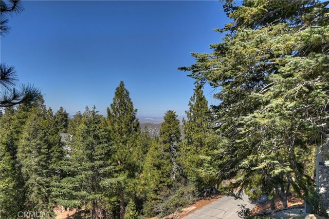 26071 Walnut Hills, Lake Arrowhead, CA 92352