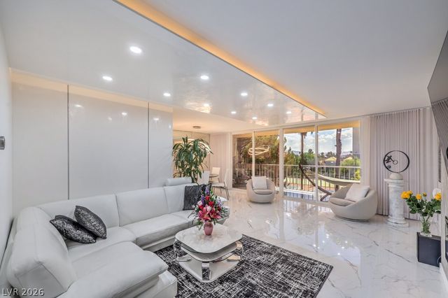 205 East Harmon Avenue 507, Las Vegas, NV 89169