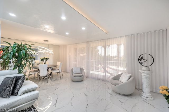 205 East Harmon Avenue 507, Las Vegas, NV 89169