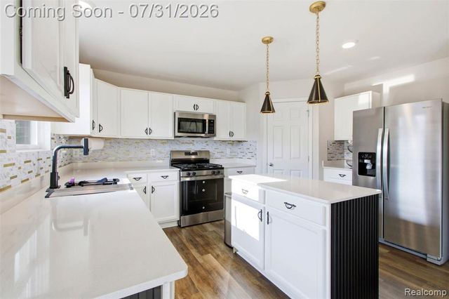 14218 Old Oak Trail, Belleville, MI 48111