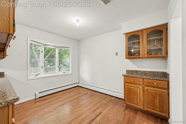 3750 Beach Road, Troy, MI 48084