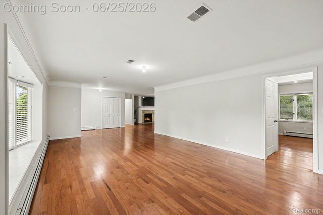 3750 Beach Road, Troy, MI 48084