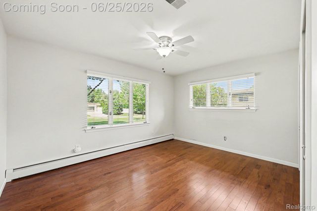 3750 Beach Road, Troy, MI 48084