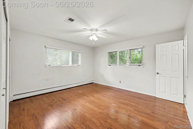 3750 Beach Road, Troy, MI 48084