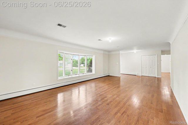 3750 Beach Road, Troy, MI 48084