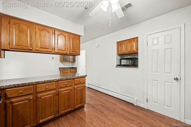 3750 Beach Road, Troy, MI 48084