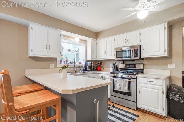 4120 Anthony Drive, Sterling Heights, MI 48310