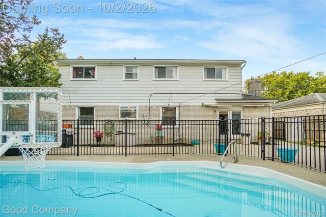 4120 Anthony Drive, Sterling Heights, MI 48310