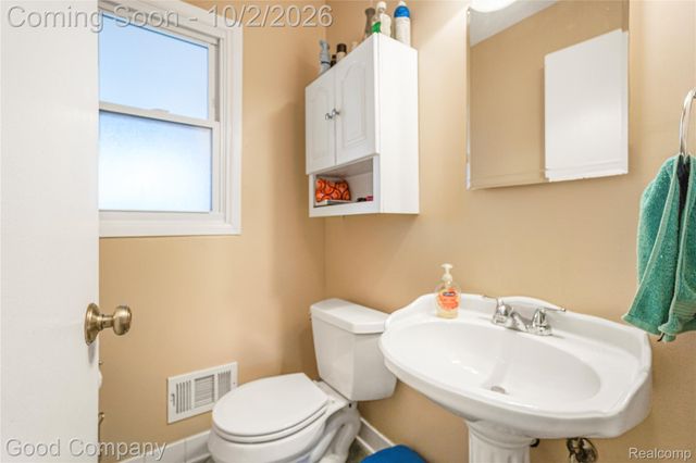 4120 Anthony Drive, Sterling Heights, MI 48310