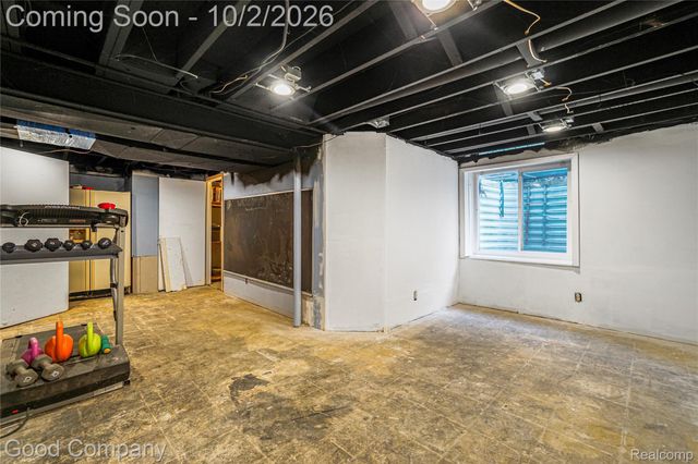 4120 Anthony Drive, Sterling Heights, MI 48310