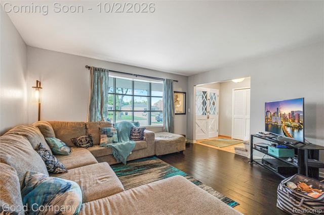 4120 Anthony Drive, Sterling Heights, MI 48310