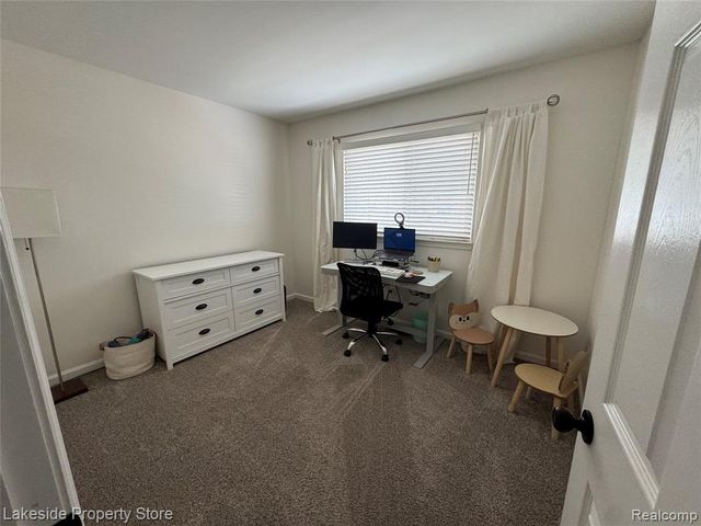 23011 Violet Street, Saint Clair Shores, MI 48082