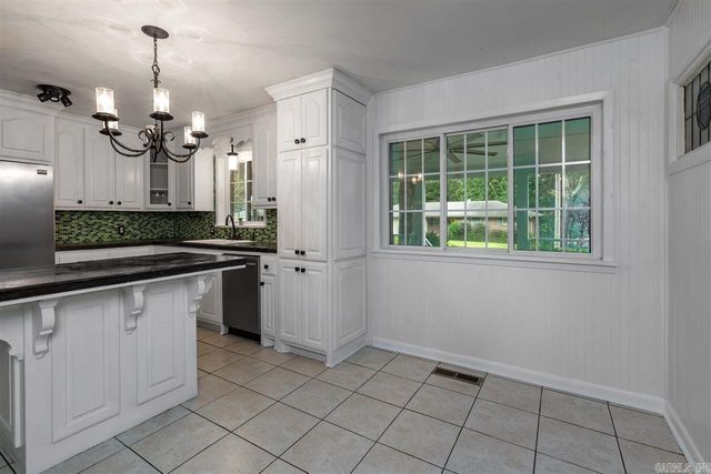 5031 Lakeview Road, North Little Rock, AR 72116