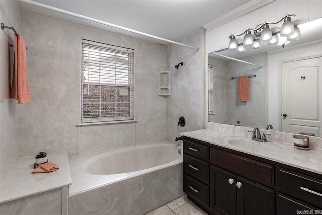 5031 Lakeview Road, North Little Rock, AR 72116