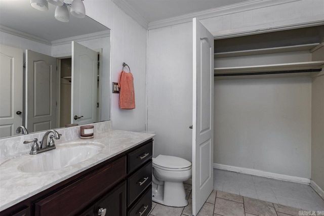 5031 Lakeview Road, North Little Rock, AR 72116