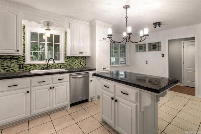 5031 Lakeview Road, North Little Rock, AR 72116