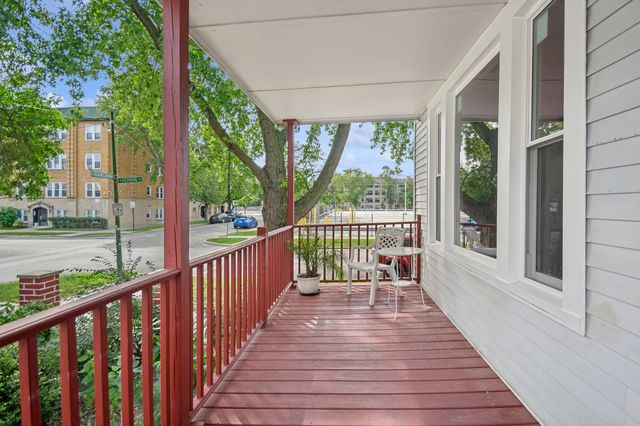 3300 N Karlov Avenue 1, Chicago, IL 60641