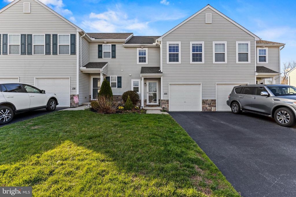 125 CEDAR RUN DR, York, PA 17404