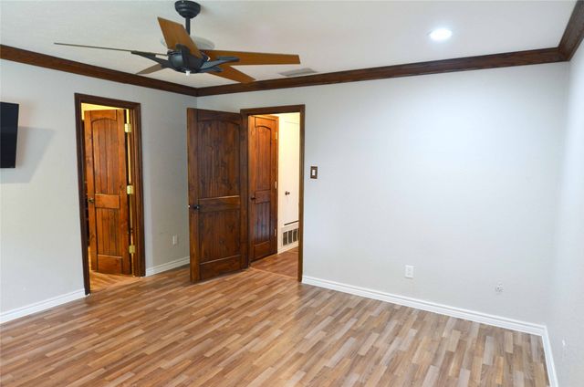 2406 Redbrook Court, Arlington, TX 76014