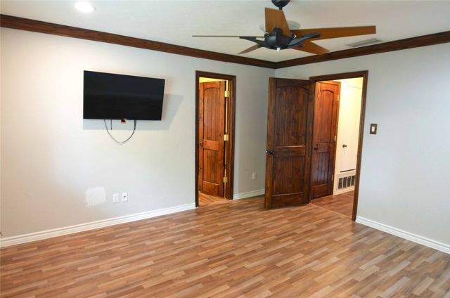 2406 Redbrook Court, Arlington, TX 76014