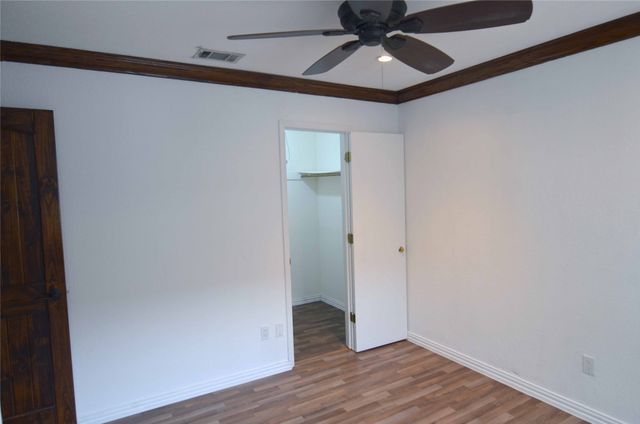 2406 Redbrook Court, Arlington, TX 76014
