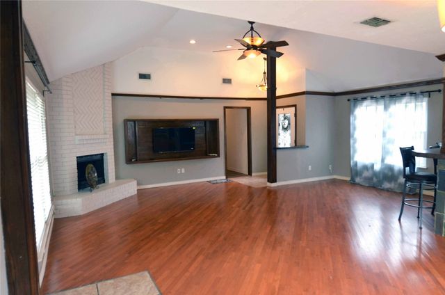 2406 Redbrook Court, Arlington, TX 76014