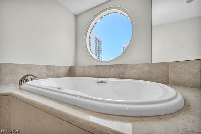 2777 Paradise Road 2404, Las Vegas, NV 89109