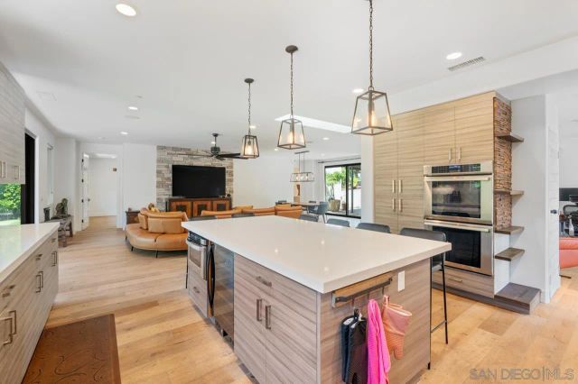 1180 Devonshire Dr, Encinitas, CA 92024