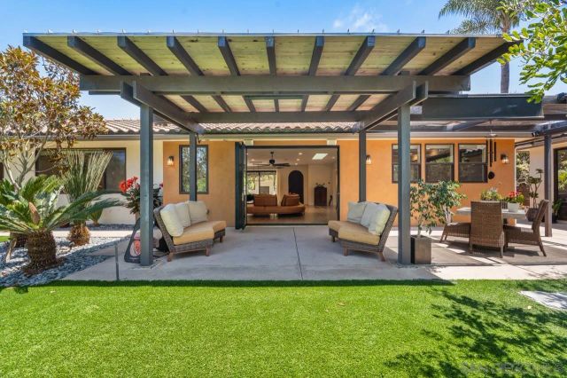 1180 Devonshire Dr, Encinitas, CA 92024