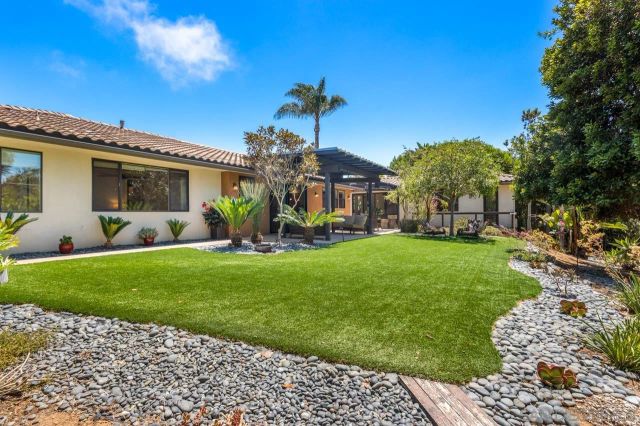 1180 Devonshire Dr, Encinitas, CA 92024