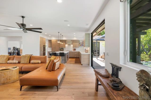 1180 Devonshire Dr, Encinitas, CA 92024