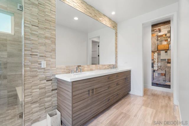 1180 Devonshire Dr, Encinitas, CA 92024