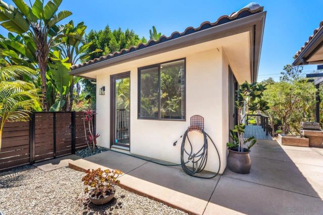 1180 Devonshire Dr, Encinitas, CA 92024