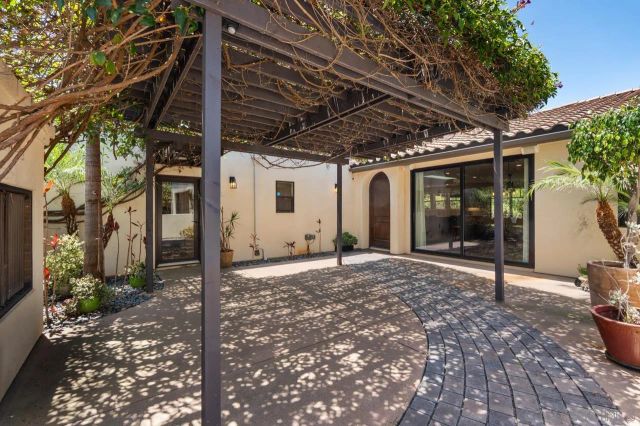 1180 Devonshire Dr, Encinitas, CA 92024