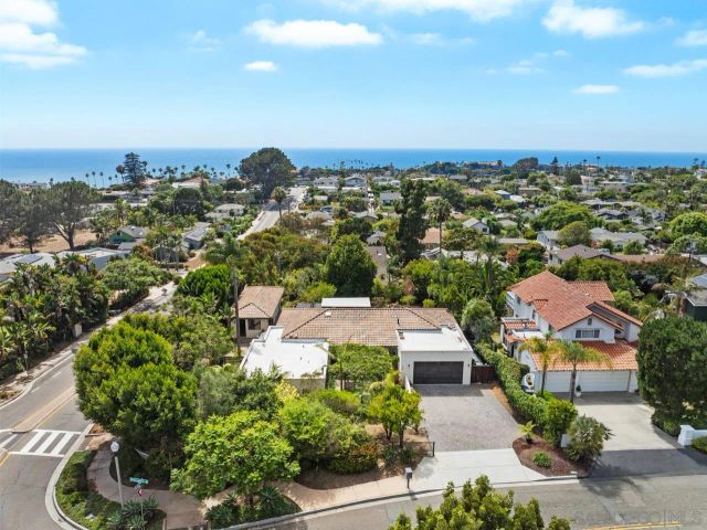 1180 Devonshire Dr, Encinitas, CA 92024