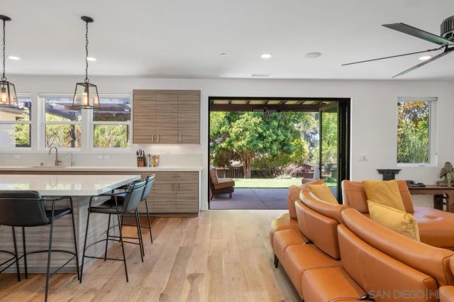 1180 Devonshire Dr, Encinitas, CA 92024