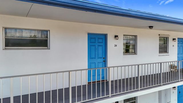 410 W Palm Street, Lantana, FL 33462