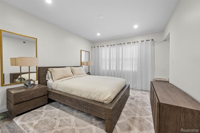 22123 W VILLAGE Drive, Dearborn, MI 48124
