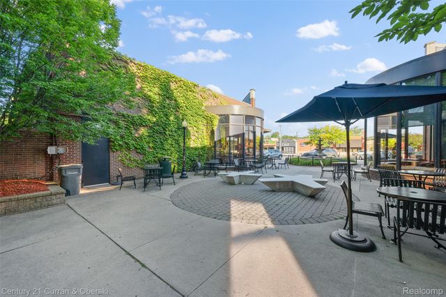 22123 W VILLAGE Drive, Dearborn, MI 48124