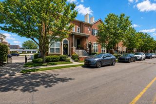 22123 W VILLAGE Drive, Dearborn, MI 48124