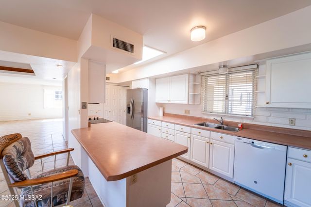 432 E Los Rincones, Green Valley, AZ 85614