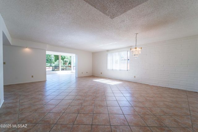 432 E Los Rincones, Green Valley, AZ 85614